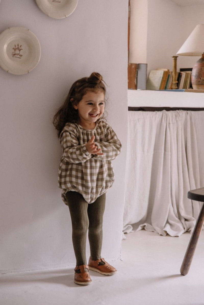 Body dla niemowląt z naturalnych materiałów - jakie są tego korzyści? - MINI BÉBÉ