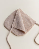 Bonetka z wełny merino Newborn Oat - Hvid