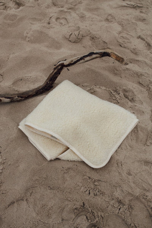 Kocyk z wełny merino z barankiem 80x100 - Meggstore