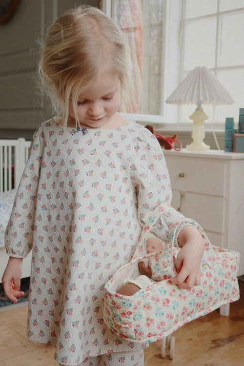 Lalka Lea z nosidłem Lumina - KONGES SLØJD