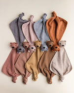 Mięciutka przytulanka z wełny merino Teddy Toki Mocha - Hvid