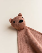 Mięciutka przytulanka z wełny merino Teddy Toki Mocha - Hvid