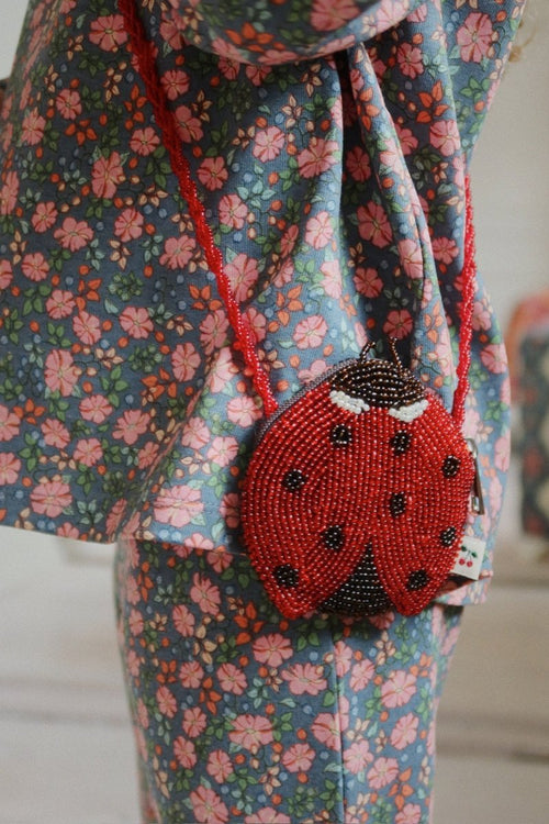 Ręcznie robiona torebka z koralików w kształcie biedronki Ladybug - KONGES SLØJD