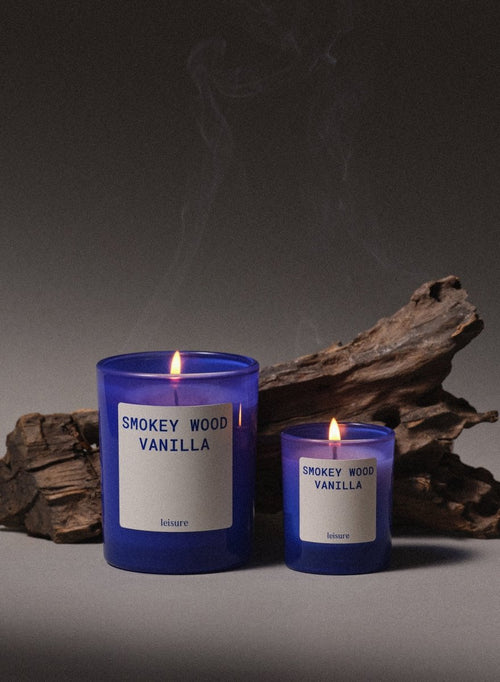 Świeca zapachowa Smokey Wood & Vanilla 210 g - Leisure