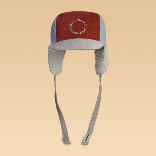 Ciepła czapka uszatka z daszkiem Arctic cherry - Happymess