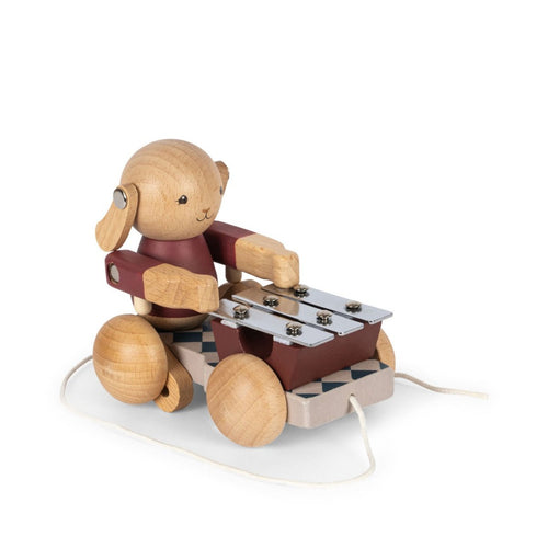 Drewniana zabawka muzyczna do ciągnięcia BELL BOY RED - KONGES SLØJD